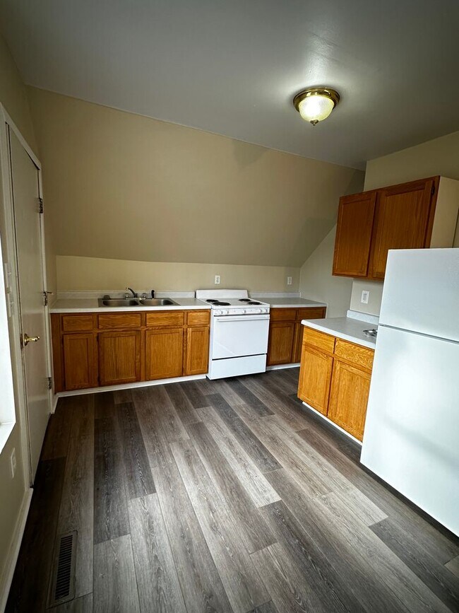 Building Photo - 1207 3rd Ave South