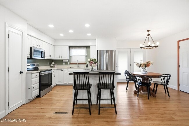 Building Photo - 1501 Woodbury Ct