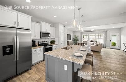 Building Photo - 2028 Finchley St