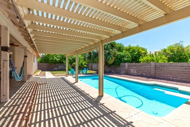 Building Photo - Pool home for rent August 1, 2025