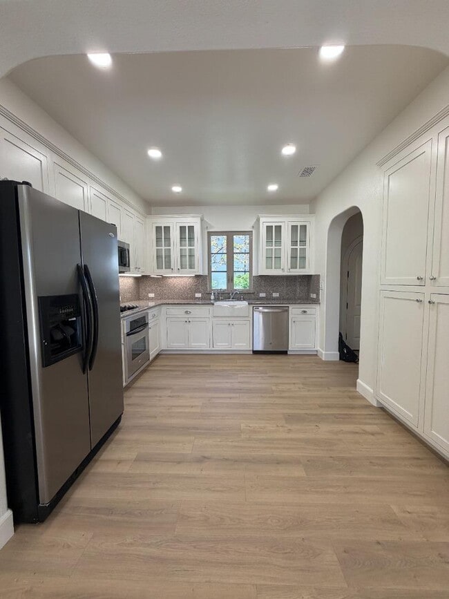 Building Photo - 1321 Dahlia Loop