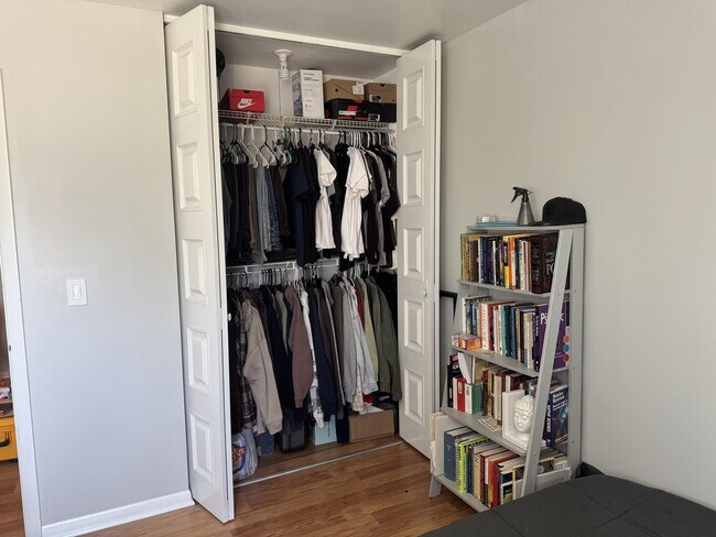 Building Photo - 362 Farmington Ln