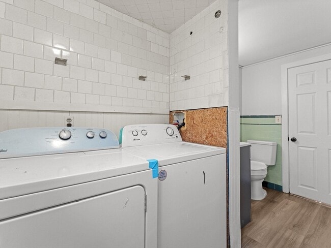 Building Photo - 28 Crestview Dr