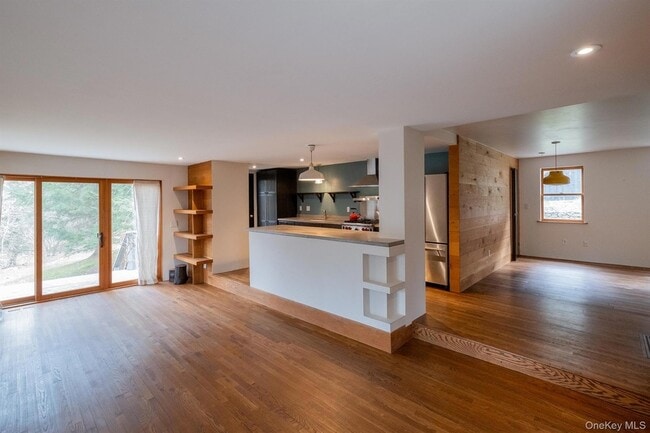 Building Photo - 277 Creamery Rd