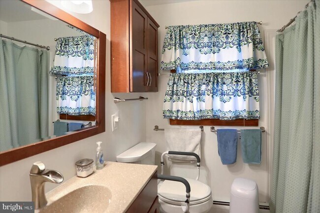 Building Photo - 83 Hillside Cir