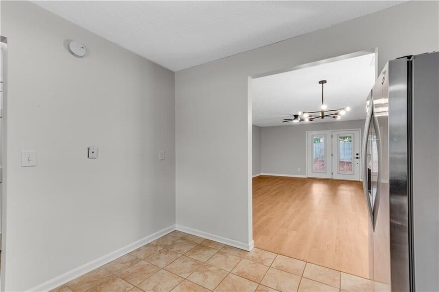 Building Photo - 5097 Village Green Way