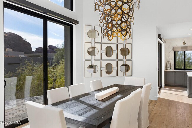 Building Photo - 5841 N Echo Canyon Cir