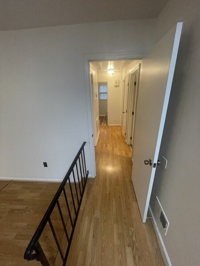 Building Photo - 3 bd 2 ba Ranch