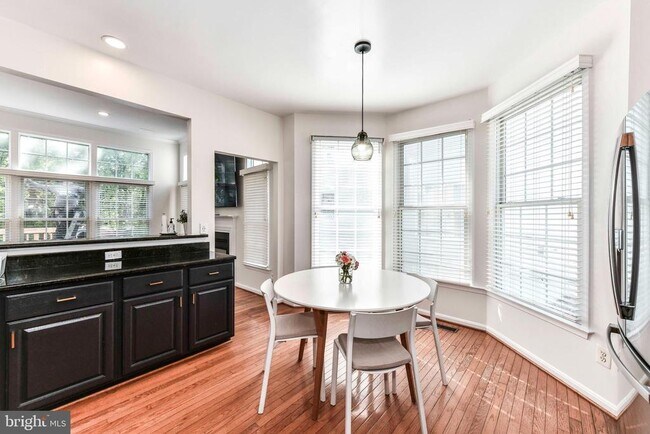 Building Photo - 46342 Summerhill Pl