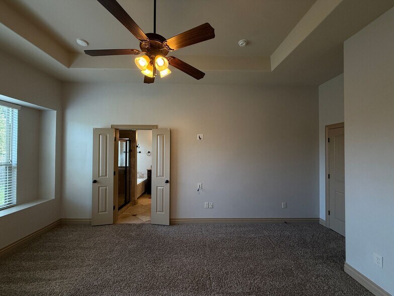 Building Photo - 2421 NW 159th Terrace