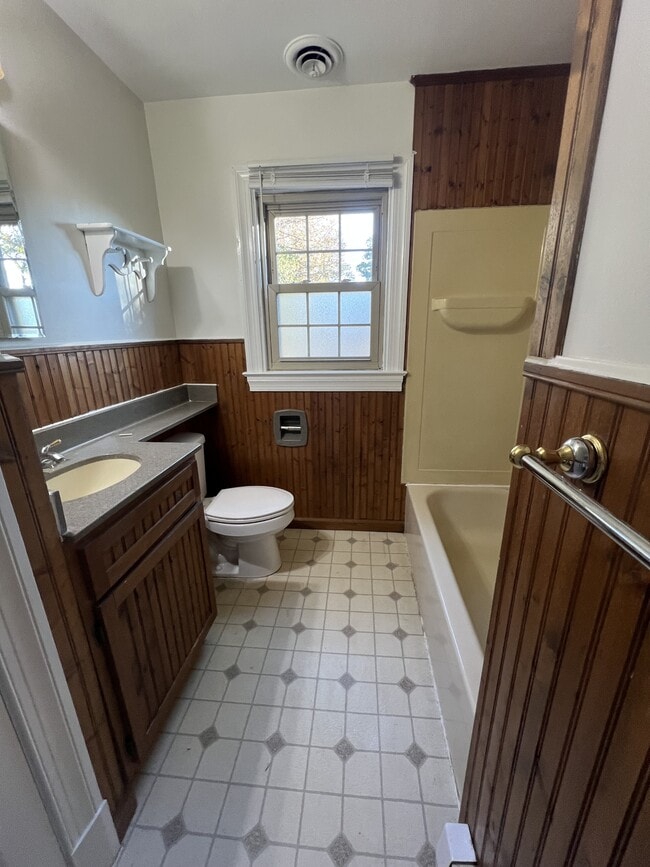 Building Photo - 110 Potomac Ave