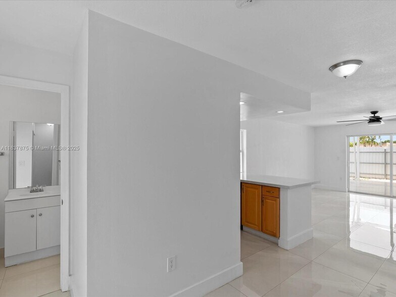 Building Photo - 1790 W 58th St