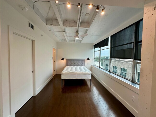 Building Photo - 1 BED | 1 BATH | DRAYTON TOWER | ALL UTILITIES INCLUDED