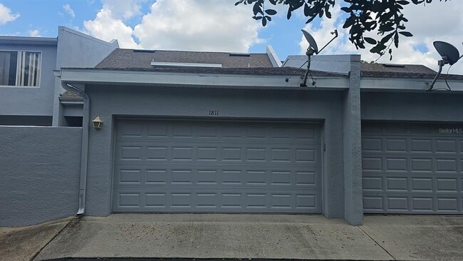 Building Photo - 1811 Island Walk Dr