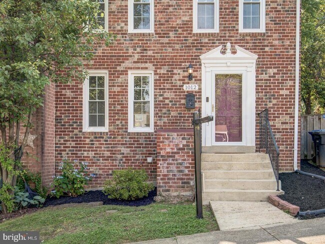 Primary Photo - 1012 N Pelham St