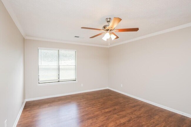 Building Photo - 5056 Rails Way
