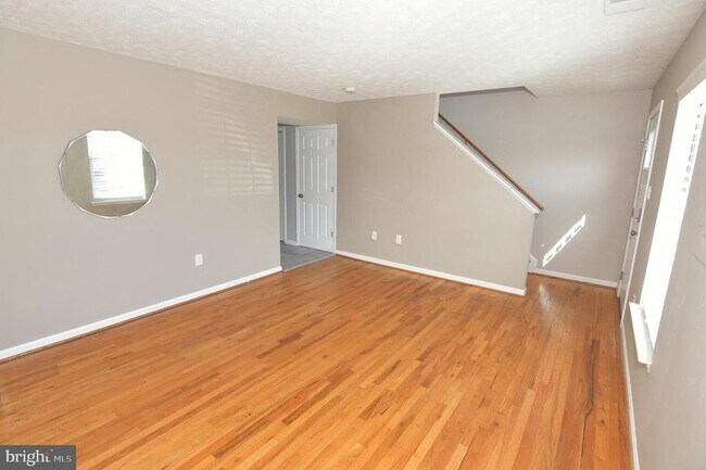 Building Photo - 311 Willowbrook Ct