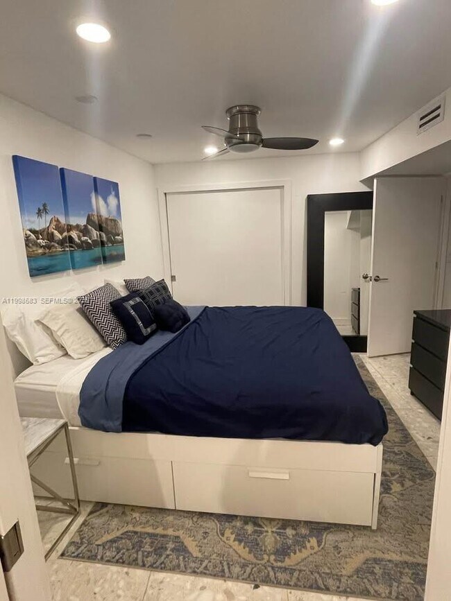 Building Photo - 209 N Fort Lauderdale Beach Blvd