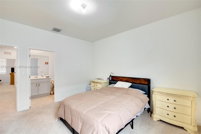 Building Photo - 834 SW 11th Ter