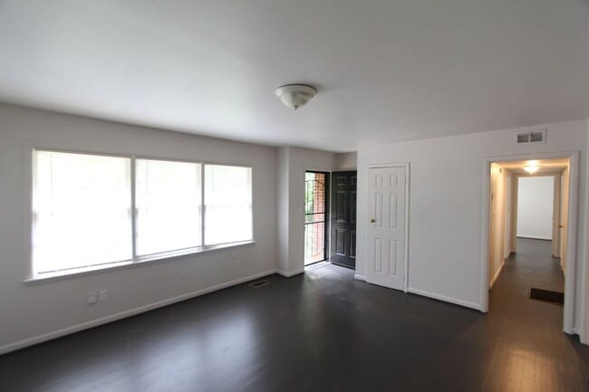 Building Photo - 1308 2nd St NW