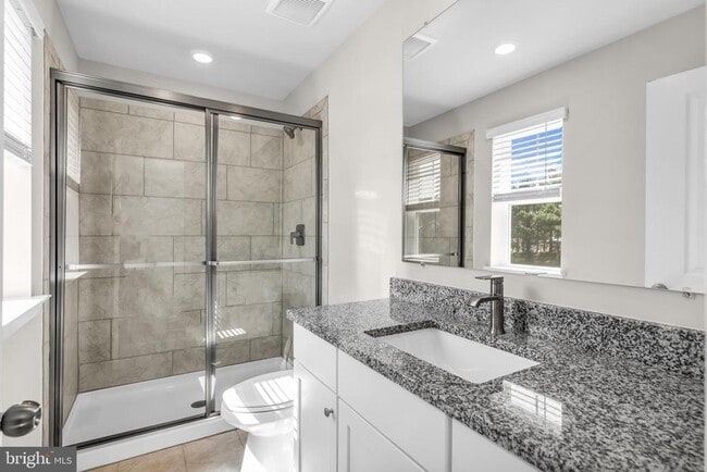 Building Photo - 2108 Winterberry Ln