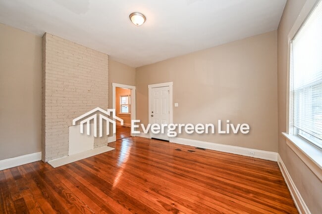 Building Photo - 508 E 21st St