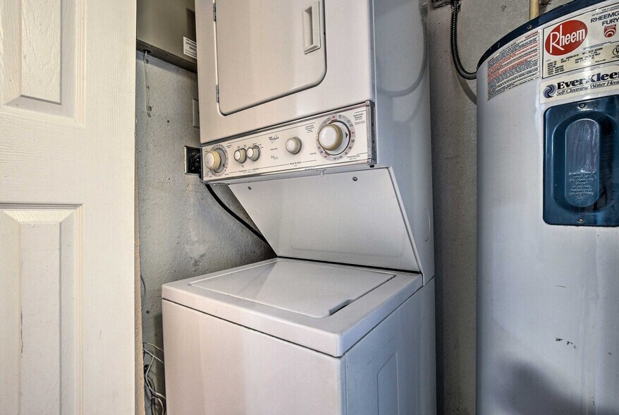 Building Photo - 2222 NW 135th Terrace