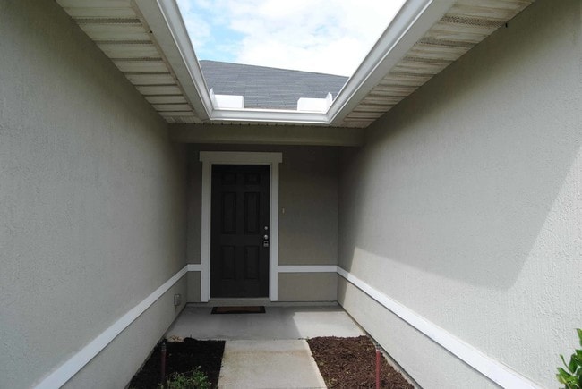 Building Photo - On the Pond in Timber Creek!