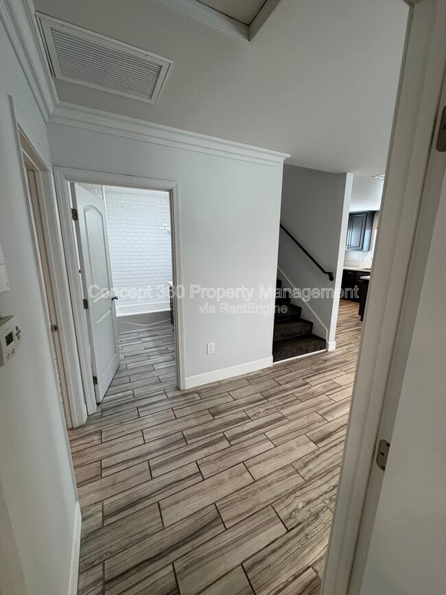 Building Photo - 1143 W 163rd St