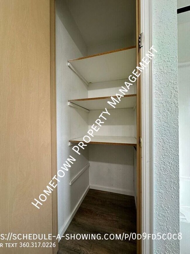 Building Photo - 1409 Hensley St NE