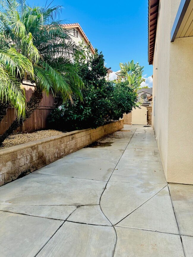 Building Photo - 5 bedroom Pool Home for rent in Murrieta