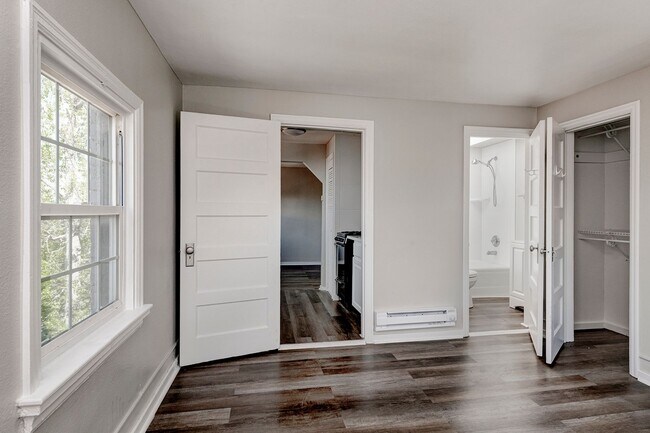 Building Photo - ? Only $899! Modern 1st-Floor Apartment with  $500 OFF Your First Month ?