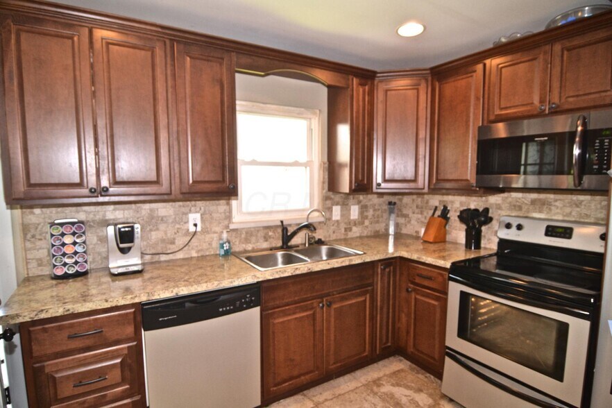 Building Photo - 564 Palace Ln