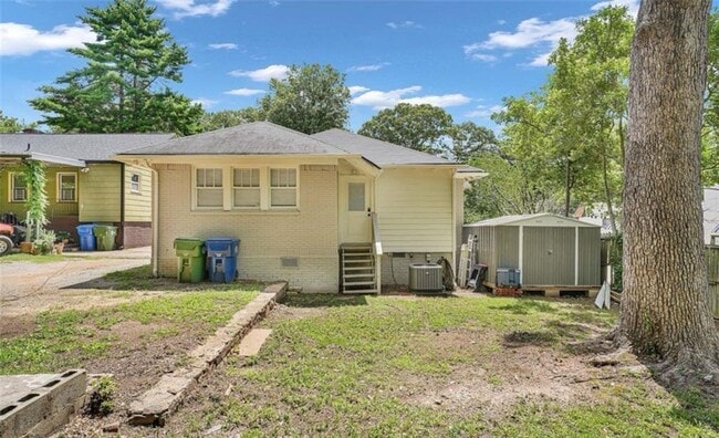 Building Photo - 1667 Sylvan Rd SW