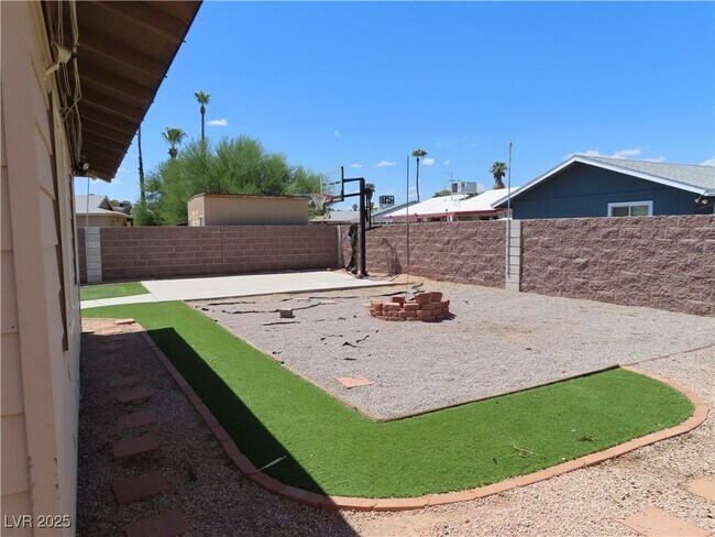 Building Photo - 5071 Orinda Ave
