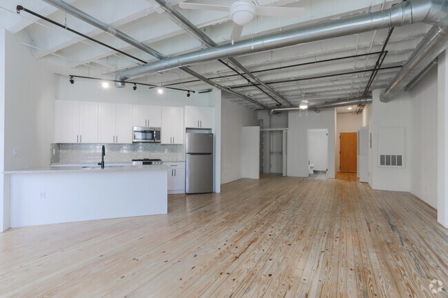 Studio - 970 SF - Peachtree Lofts