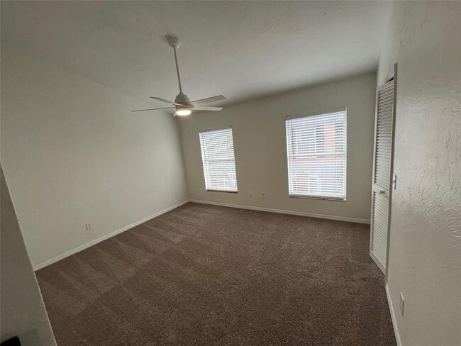 Building Photo - 301 S Bungalow Park Ave