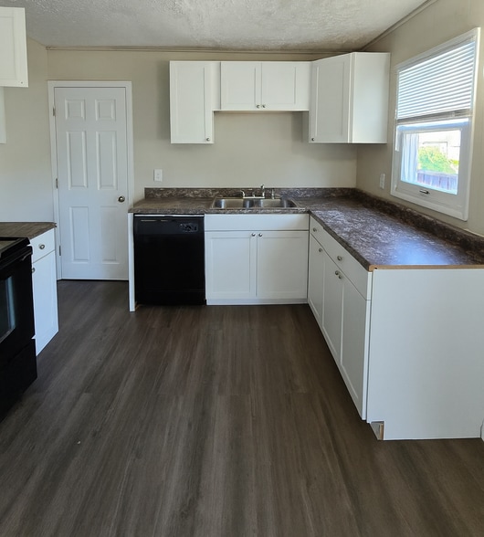 Building Photo - Buffalo Ridge Apartments