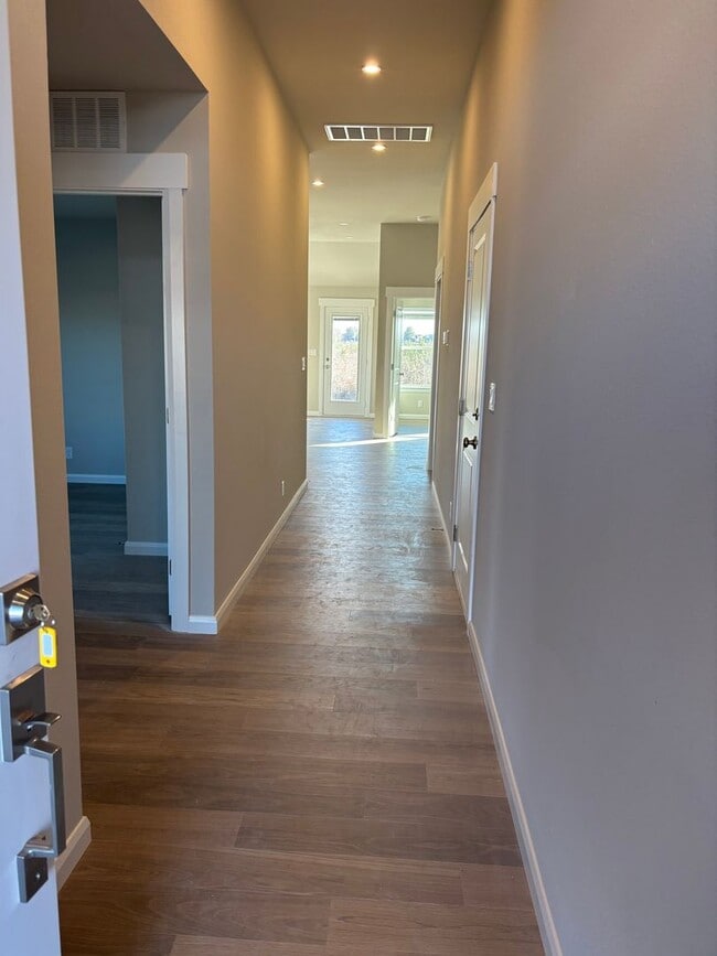 Building Photo - 14656 E 39th Pl S