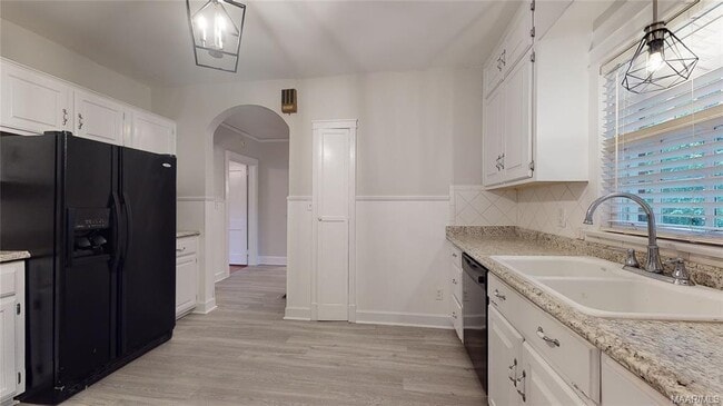 Building Photo - 4056 Wares Ferry Rd