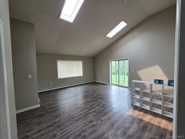 Building Photo - 25 Ruscitti Dr