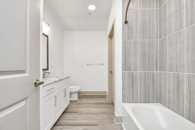 Building Photo - 2020 Grandway Dr