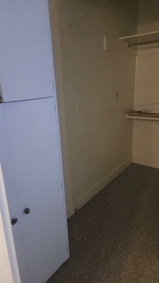 Building Photo - 243 S 800 E