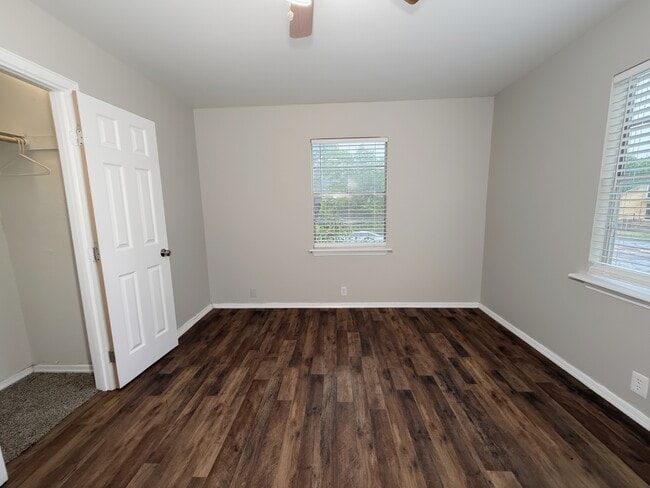 Building Photo - 701 N Mirick Ave