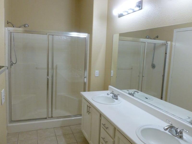 Building Photo - 3400 Cabana Dr