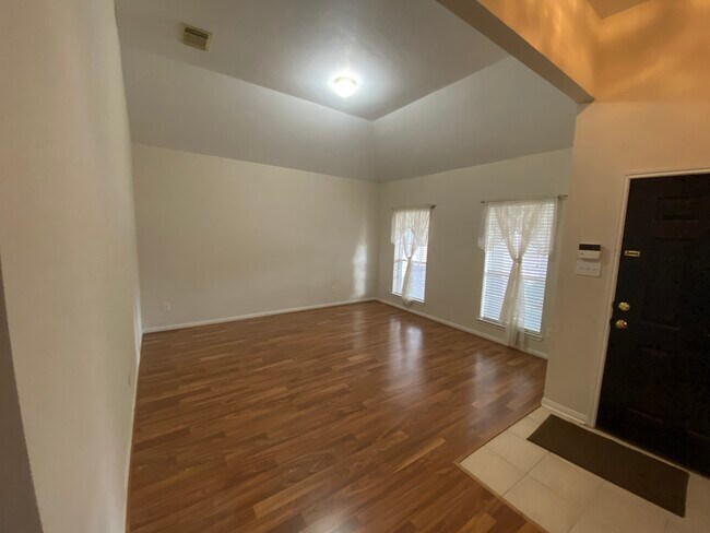 Building Photo - 16534 Wheatfield Dr