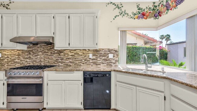Building Photo - Spacious 3-Bedroom Retreat with 2.5 Baths in Palm Desert, Long-Term Rental (one year minimum)