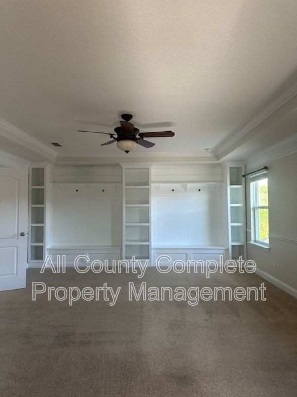 Building Photo - 738 W Kings College Dr