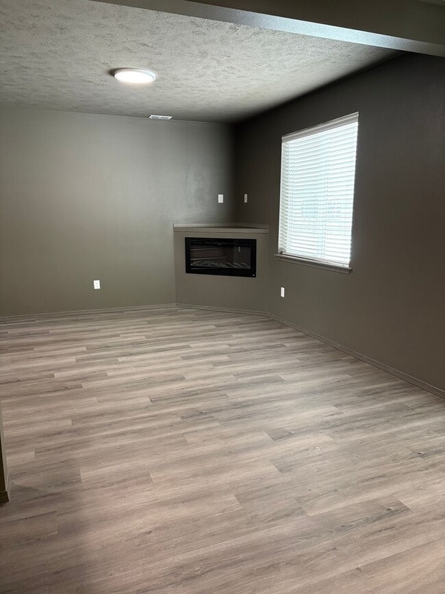 Building Photo - Stunning Fully Renovated 3BR in Spokane Valley