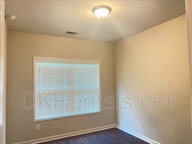 Building Photo - 1731 Brookside Lay Cir